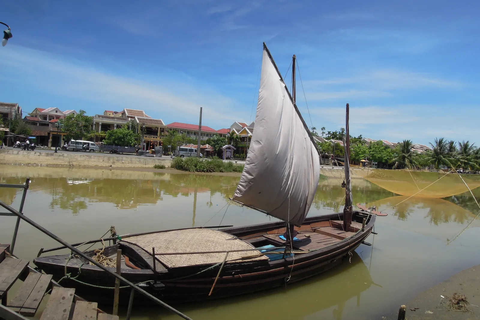 A sail on the Thu Bon River