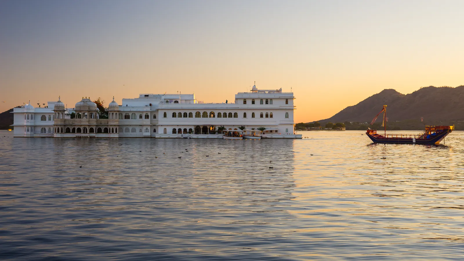 Lake Pichola, evening light