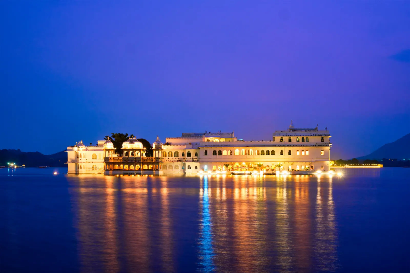 Evening light, Lake Pichola